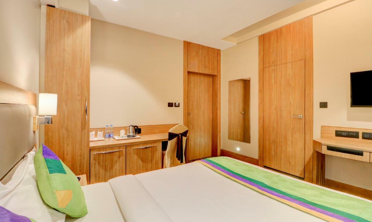 होटल Treebo Radhe Palace 3*